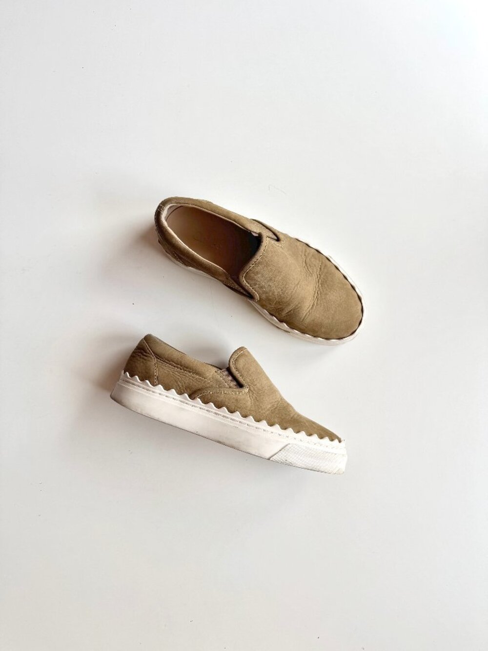CHLOE Lauren Olive Green Nubuck Leather Scalloped Slip On Sneakers, Size 35